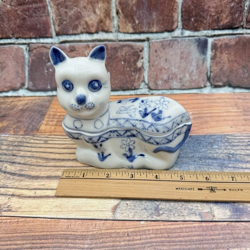 Ethan Allen Kitty Cat Trinket Box Blue White Porcelain Vintage Chinoiserie